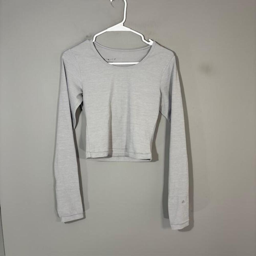 Vitality Shirt Womens Small Gray Long Sleeve Scoop Neck Cropped Active Top